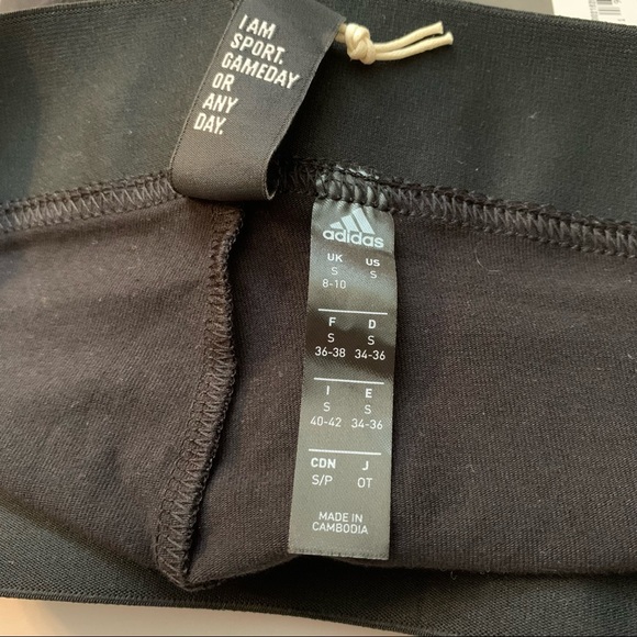 SOLD NWT Adidas ‘Must Have 3-Stripes Short Tights’ - Picture 4 of 5